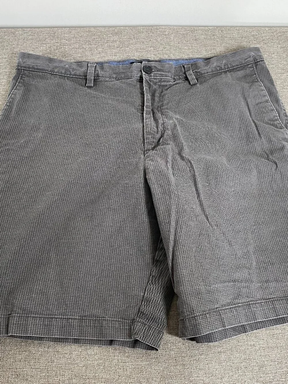 Banana Republic Chino Aiden Shorts Men's 36 Mid Rise Gray Check Casual